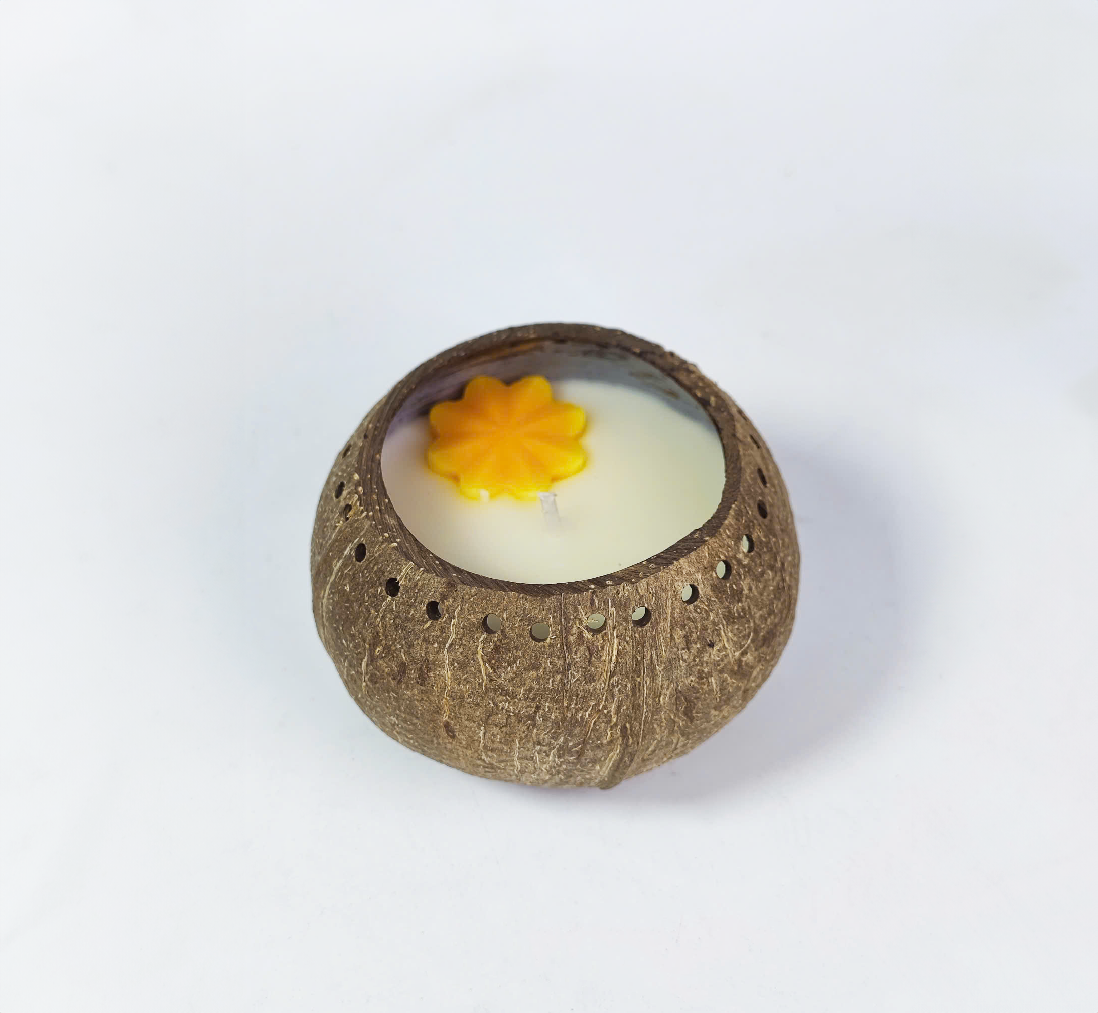 Nến thơm từ dừa Kim Long – Natural coconut wax candles, tỏa hương dịu nhẹ, an toàn và thân thiện với môi trường – eco-friendly & relaxing
